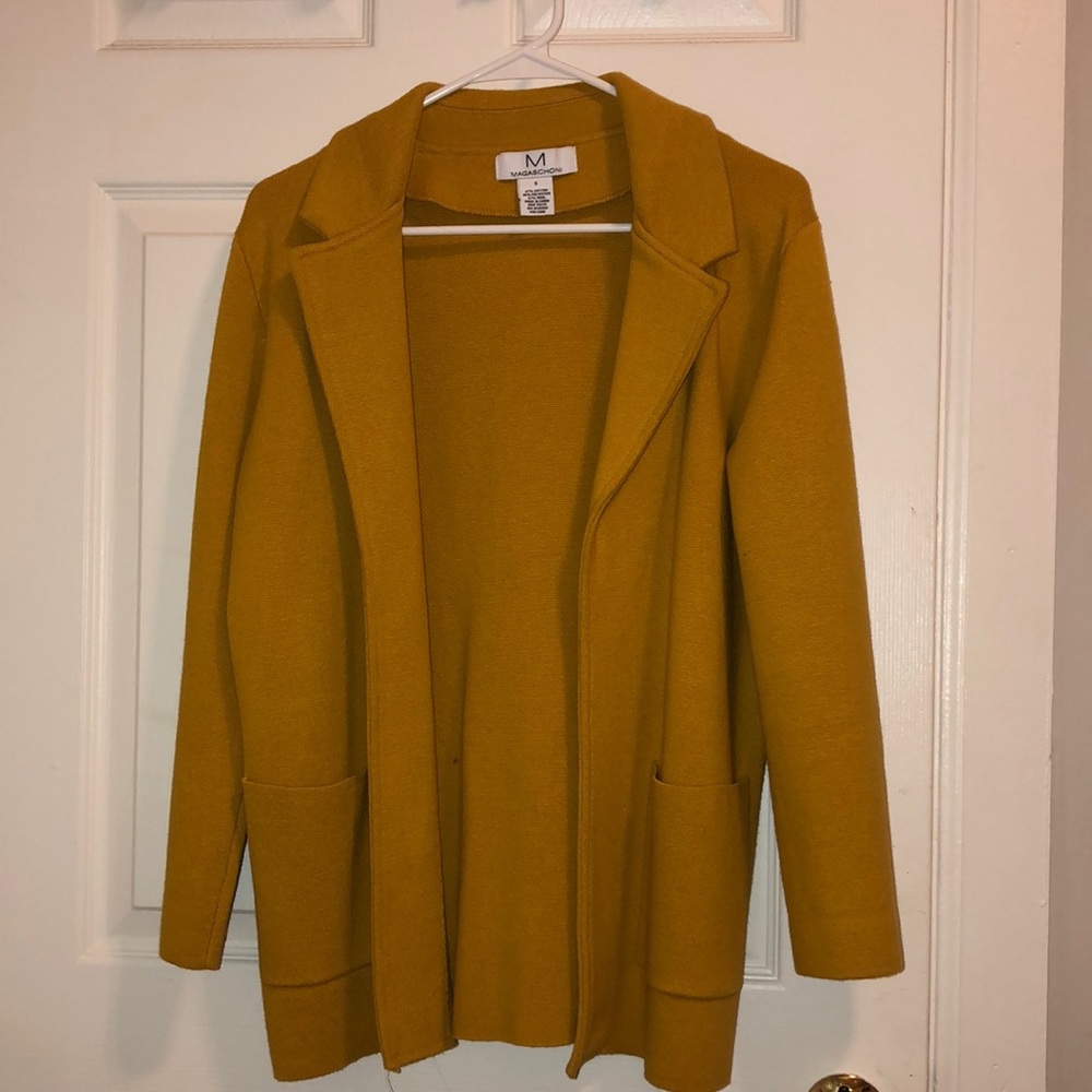 Yellow blazer